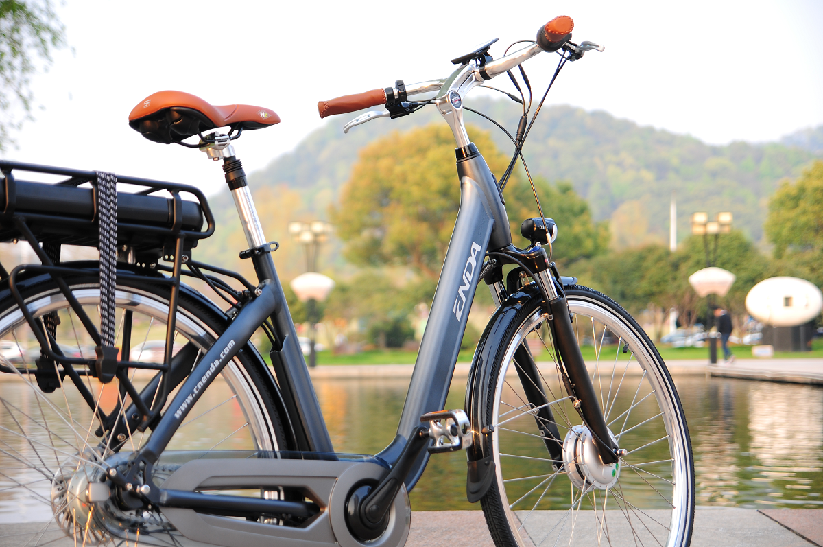 XNT Classical City Commuter E-bike with Suspension